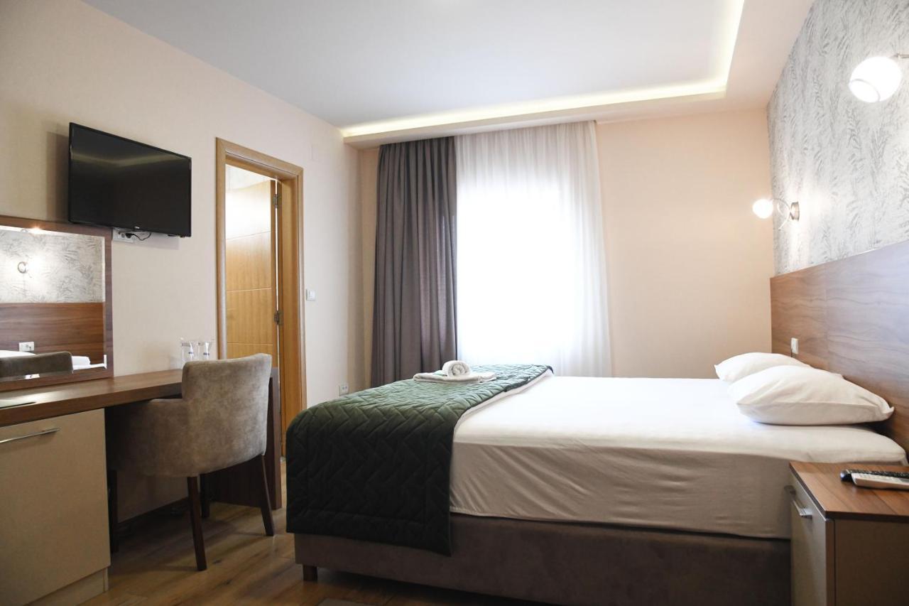 Hotel Garden Novi Sad Exteriör bild